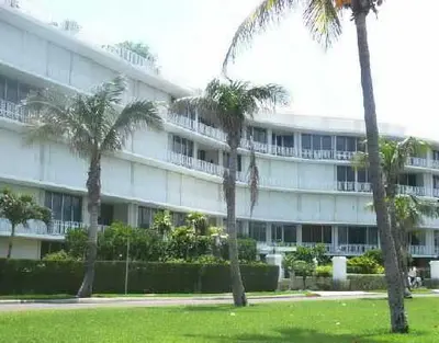100 ROYAL PALM 2G, West Palm Beach – sold