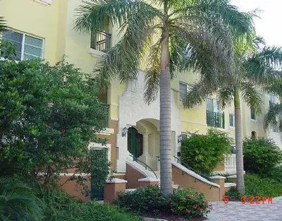 1228 HILLSBORO MILE 103, Hillsboro Beach – sold