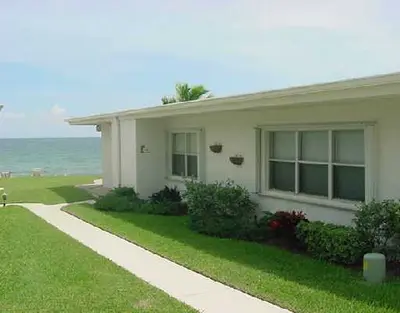 1212 HILLSBORO MILE 4, Hillsboro Beach – sold
