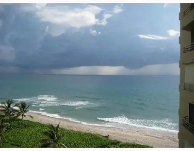 3407 S Ocean Boulevard 7D, Highland Beach – sold