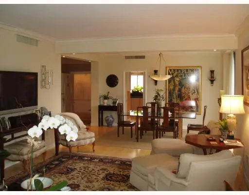 Additional Photo at 429 Australian Avenue 5, Palm Beach