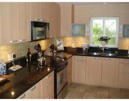 Additional Photo at 429 Australian Avenue 5, Palm Beach