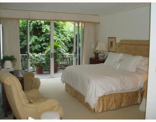 Additional Photo at 429 Australian Avenue 5, Palm Beach