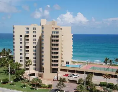 3407 S Ocean Boulevard 3B, Highland Beach – sold