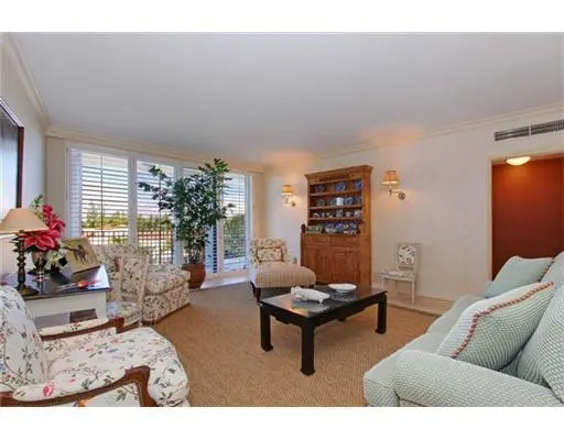 Additional Photo at 100 Royal Palm Way F4, Palm Beach