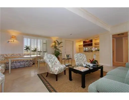 Additional Photo at 100 Royal Palm Way F4, Palm Beach