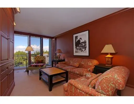 Additional Photo at 100 Royal Palm Way F4, Palm Beach