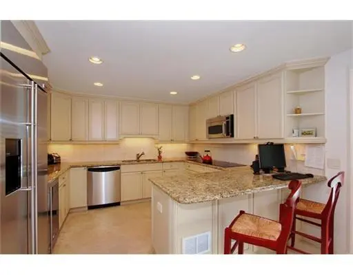 Additional Photo at 100 Royal Palm Way F4, Palm Beach