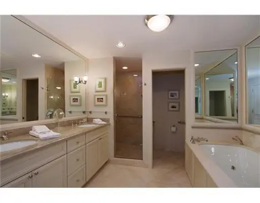 Additional Photo at 100 Royal Palm Way F4, Palm Beach