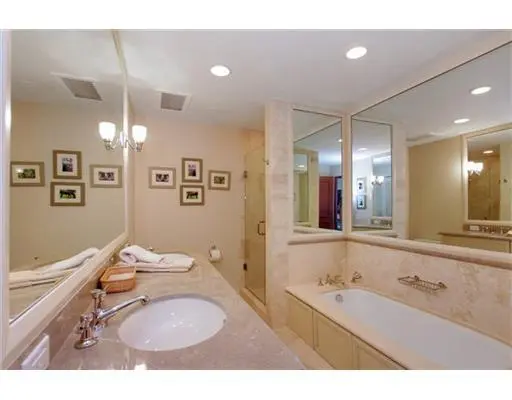 Additional Photo at 100 Royal Palm Way F4, Palm Beach