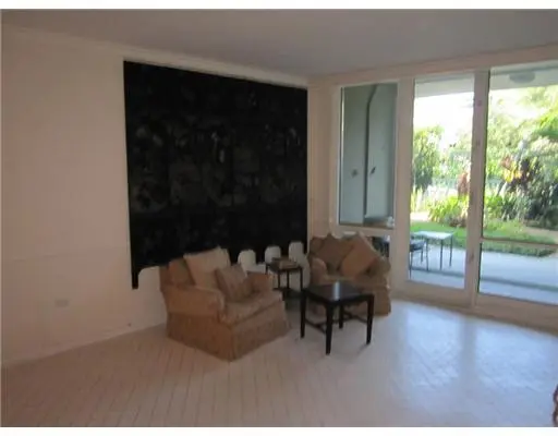 Additional Photo at 100 Royal Palm F1, Palm Beach