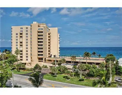 3407 S Ocean Boulevard 1D, Highland Beach – sold