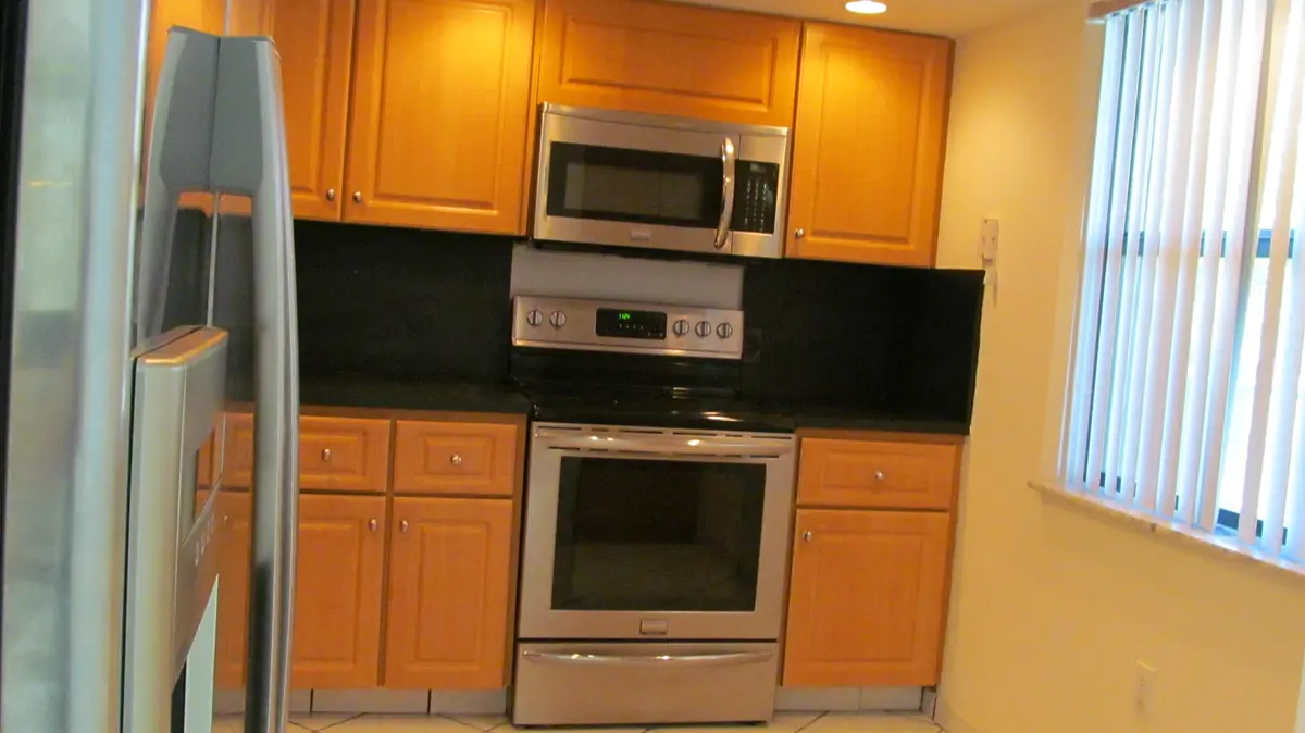 Inlet Har 050 at 2424 N Federal Highway 210, Boynton Beach