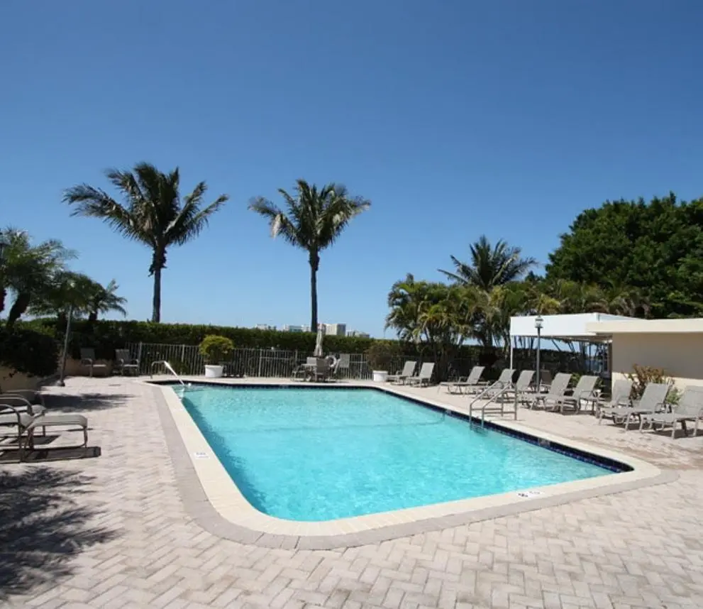 Lakeside Pool at 250 Bradley Place 202, Palm Beach