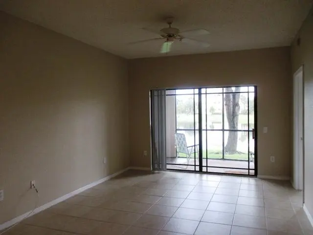 living room at 2812 Grande Parkway 110, Palm Beach Gardens