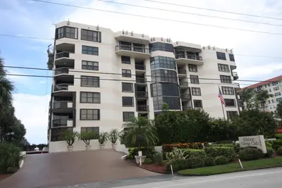 1155 Hillsboro Mile 504, Hillsboro Beach – sold