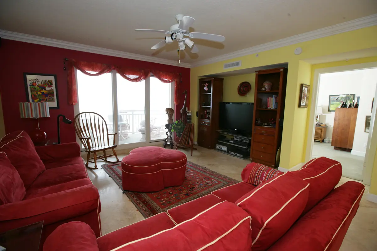 WC8A9157 at 3702 N Highway A1a 803, Fort Pierce