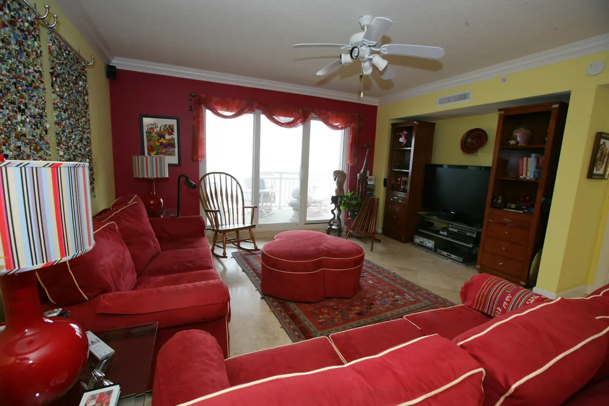 WC8A9160 at 3702 N Highway A1a 803, Fort Pierce