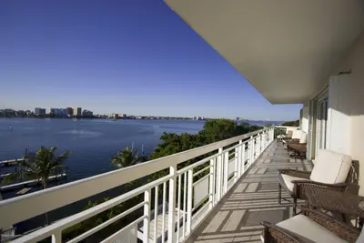 250 Bradley Place 708, Palm Beach – sold