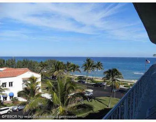 View at 100 Royal Palm Way D5, Palm Beach
