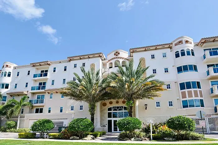 949993_700 at 516 Hendricks Isle 5b, Fort Lauderdale