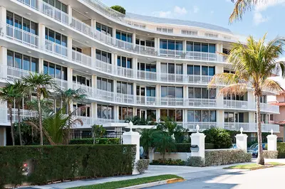 100 Royal Palm Way 1e, Palm Beach – sold