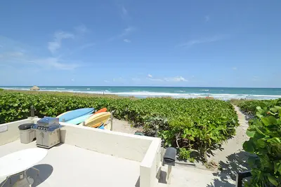 2565 S Ocean Boulevard 101n, Highland Beach – sold