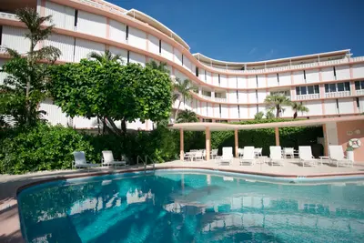 315 S Lake Drive 2b, Palm Beach – sold