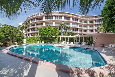 315 S Lake Drive 2b, Palm Beach – sold