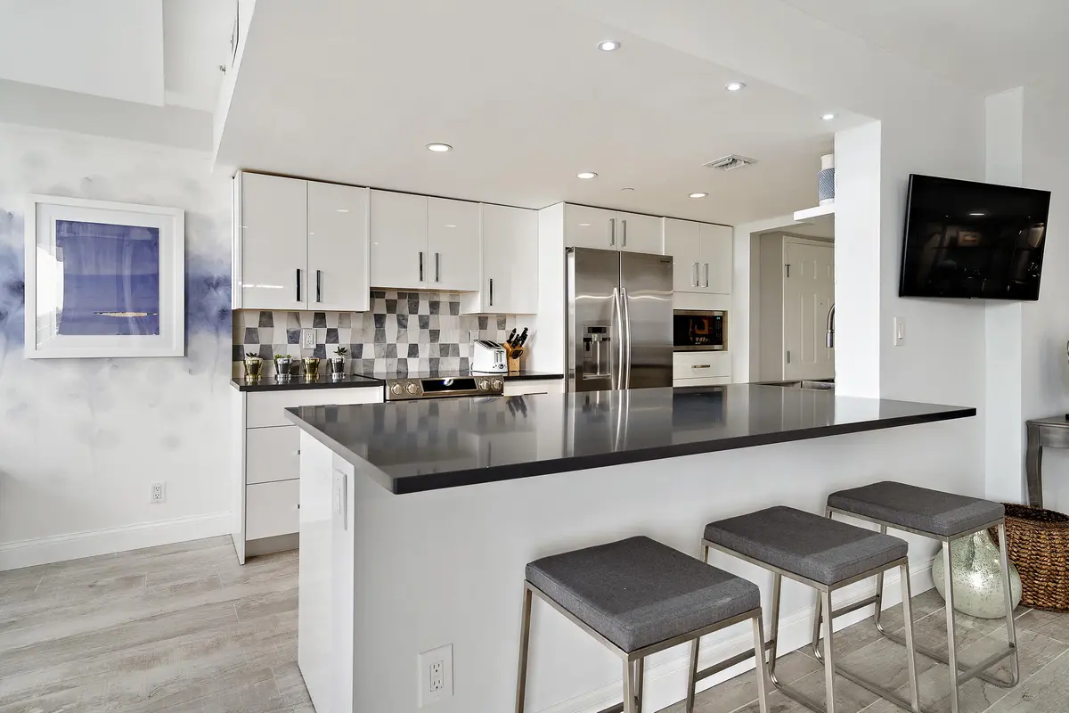 MLS-18 at 77 S Birch Road 8a, Fort Lauderdale