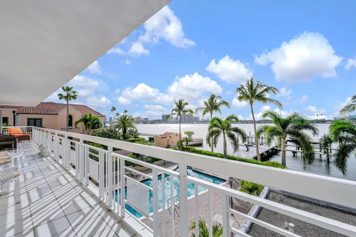 250 Bradley Pl Apt 308 Palm-large-004-13 at 250 Bradley Place 308, Palm Beach
