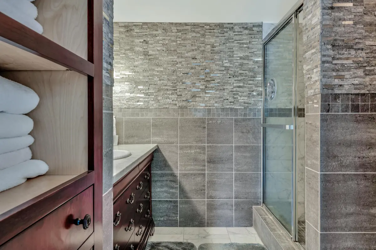 250 Bradley Pl Apt 308 Palm-large-013-11 at 250 Bradley Place 308, Palm Beach