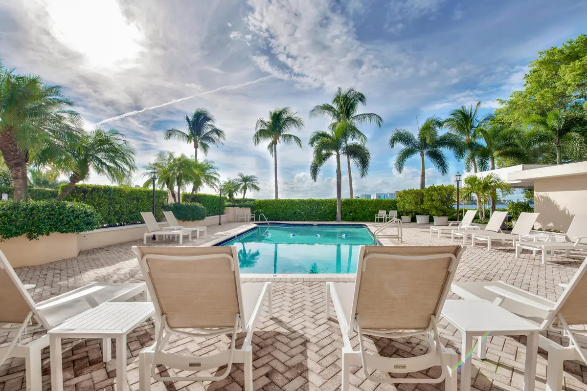 250 Bradley Pl Apt 308 Palm-large-016-22 at 250 Bradley Place 308, Palm Beach