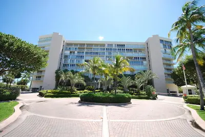 600 Grapetree Drive 9es, Key Biscayne – sold