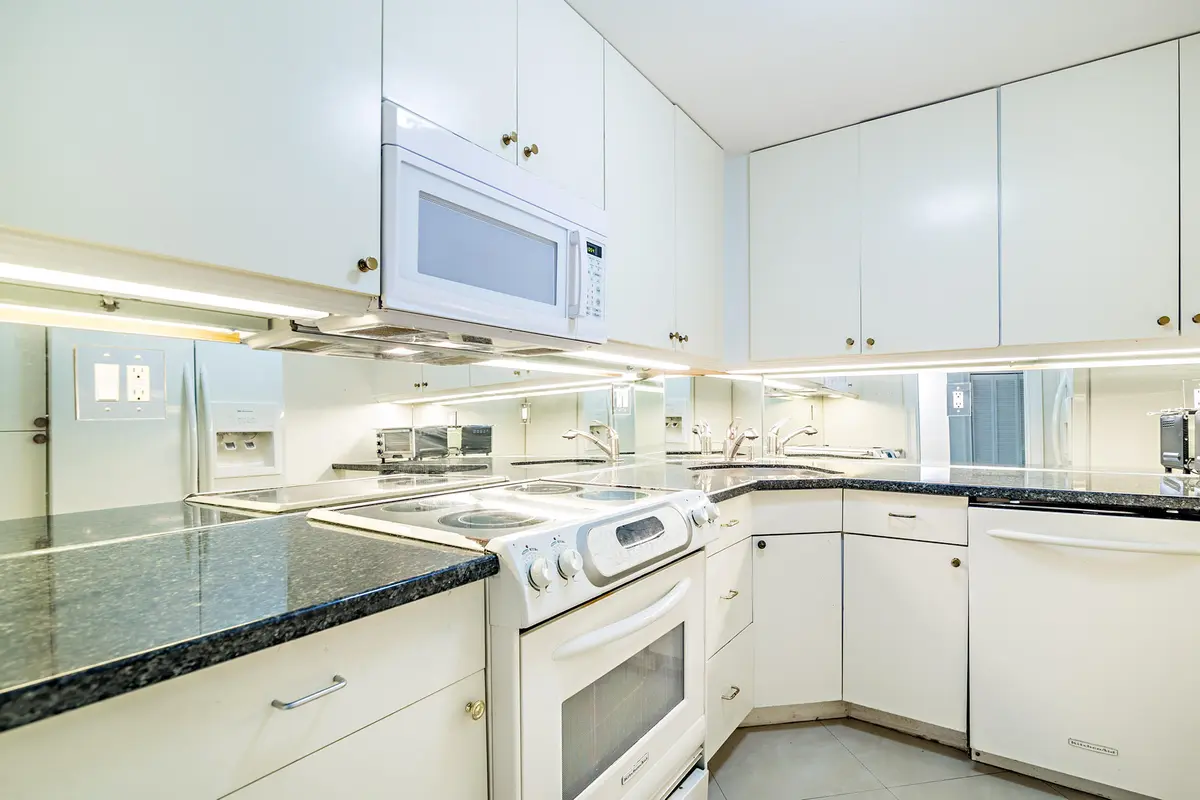 Kitchen at 250 Bradley Place 207, Palm Beach
