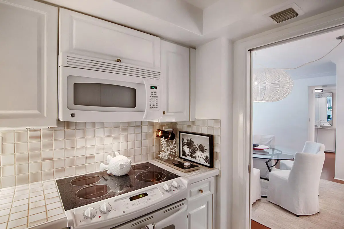 Kitchen at 250 Bradley Place 206, Palm Beach