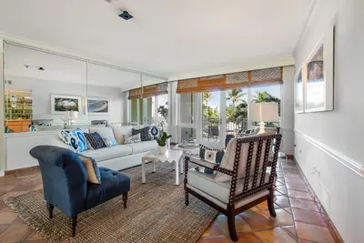 100 Royal Palm Way F2, Palm Beach – sold