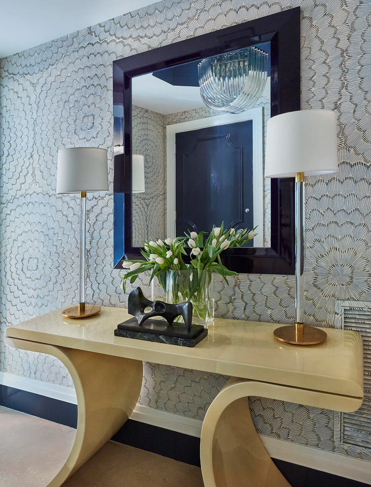 Entry at 100 Royal Palm Way G1, Palm Beach