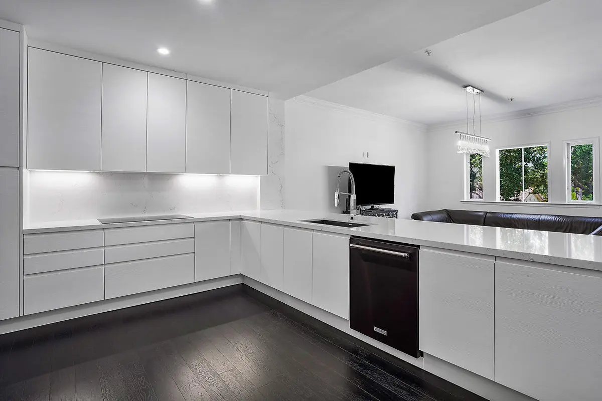 kitchen at 456 E Boca Raton Road, Boca Raton