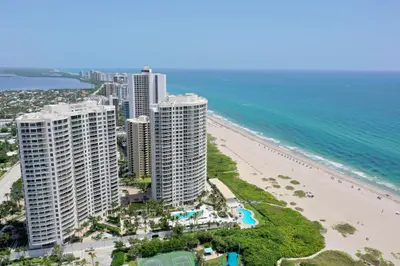 2700 N Ocean Drive 503a, Singer Island – sold