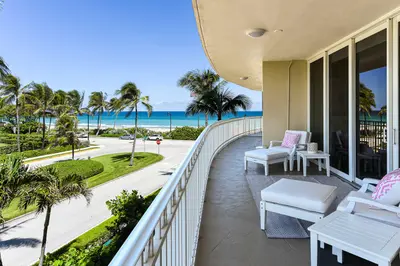 100 Royal Palm Way C3, Palm Beach – sold
