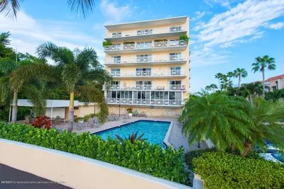 250 Bradley Place 405, Palm Beach – sold
