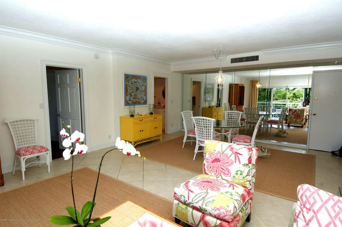 250 Bradley Place 405, Palm Beach, FL – photo 2