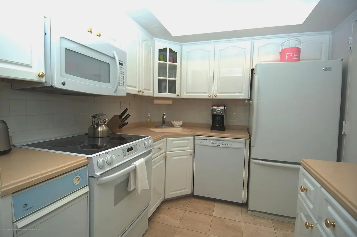 250 Bradley Place 405, Palm Beach, FL – photo 7