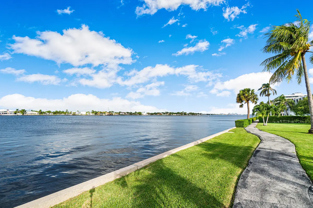 view at 2170 Ibis Isle Road 2, Palm Beach