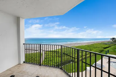 2565 S Ocean Boulevard 210n, Highland Beach – sold
