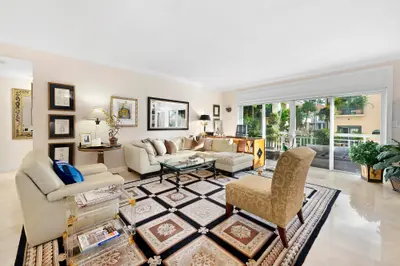 250 Bradley Place 210, Palm Beach – sold