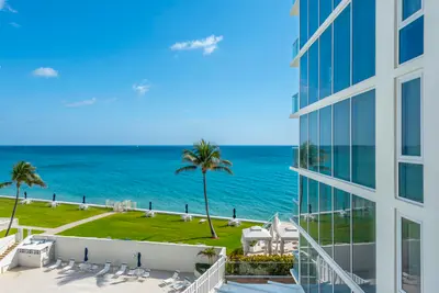 3550 S Ocean Boulevard 4-B, South Palm Beach – sold