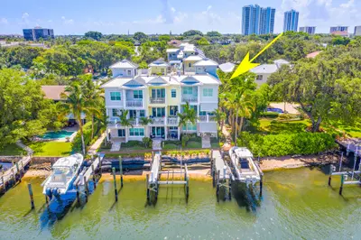 1045 Harbor Villas Drive 5, North Palm Beach – sold