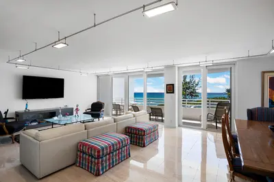 3407 S Ocean Boulevard 3-C, Highland Beach – sold